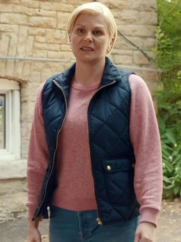 Ginny and Georgia S03 Jennifer Robertson Blue Puffer Vest
