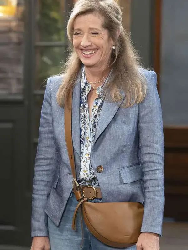 Nancy Travis Shifting Gears S02 Blue Blazer 